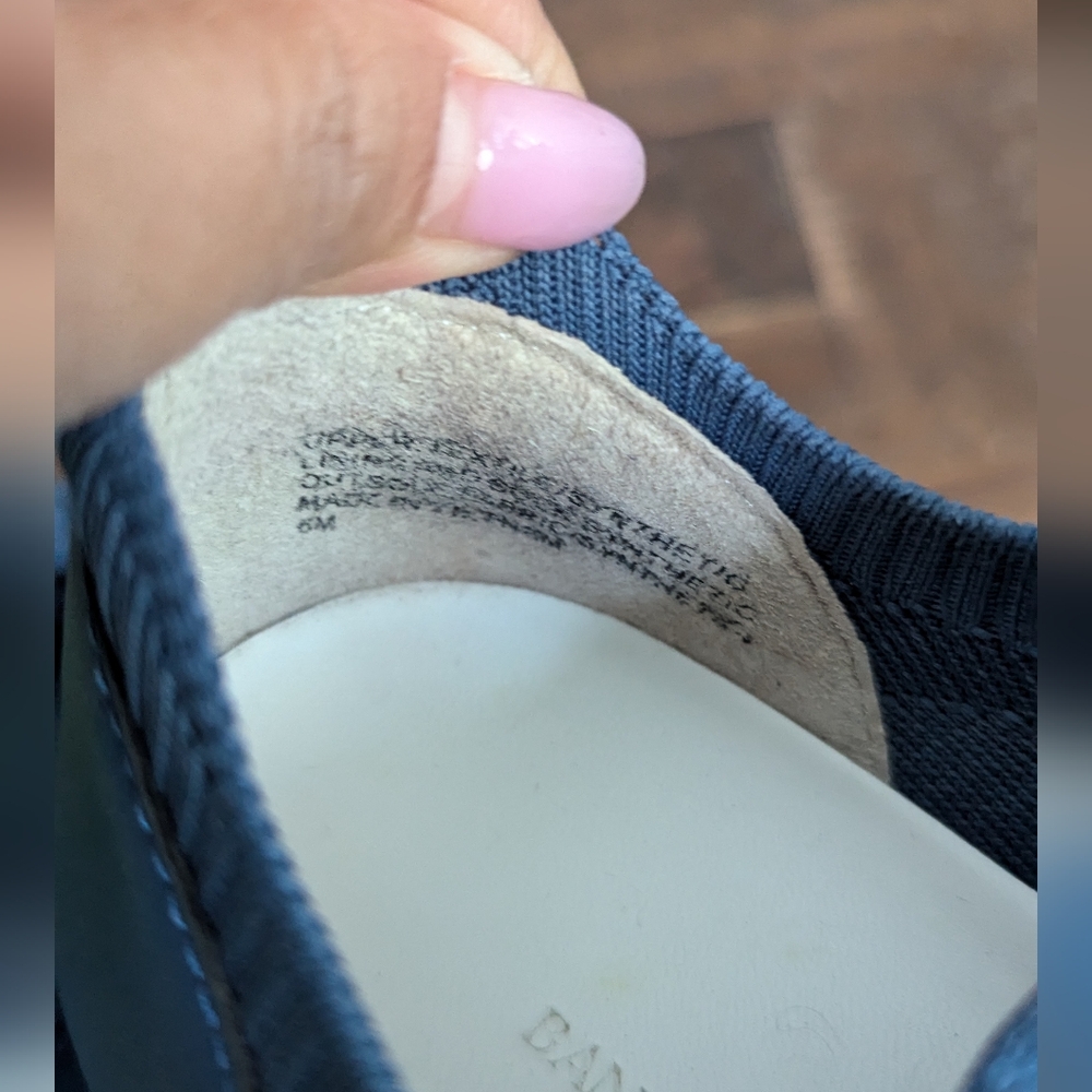 Banana Republic Cloth Trainer - Picture 10 of 11